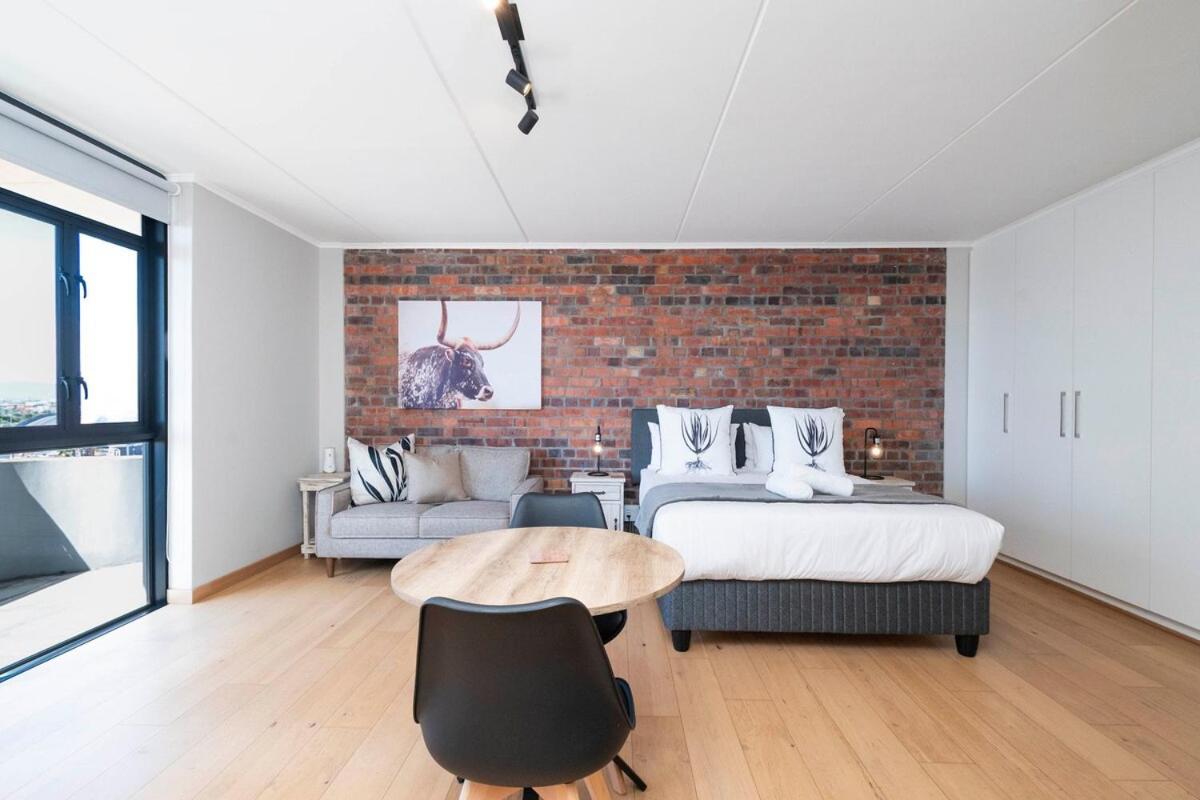 Sleek Sanctuary In The Sky * Cape Town