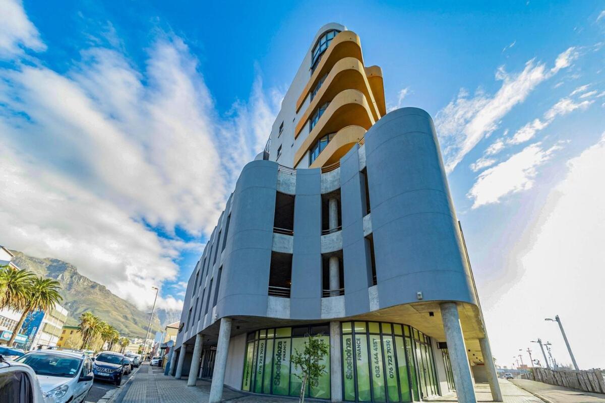 Apartment Sleek Sanctuary In The Sky Cape Town